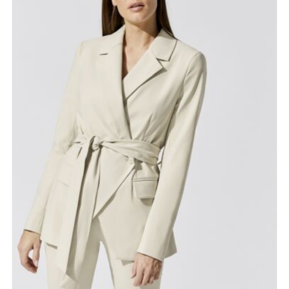 Blazer - Picture 9 of 9